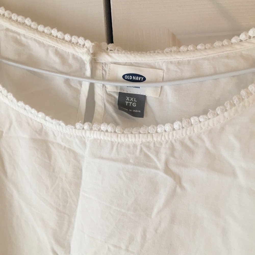 White Old Navy eyelet top